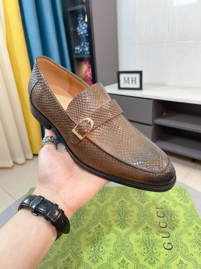 Men's shoes 💰500🌹🌹[GUCCI Gucci] A new style of formal men's leather shoes is coming ~ The original quality upper is made of Italian cowhide➕The leather is soft and delicate, comfortable and soft. The top layer of genuine leather, rubber wear-resistant outsole, the shoe shape is dignified and domineering, and the luxury charm is not concealed! The natural and free nouveau riche leads the trend. Code number: 38-44